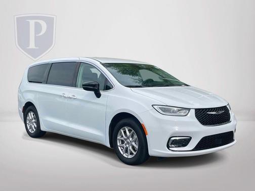 Bright White Clearcoat 2024 Chrysler Pacifica Touring-L