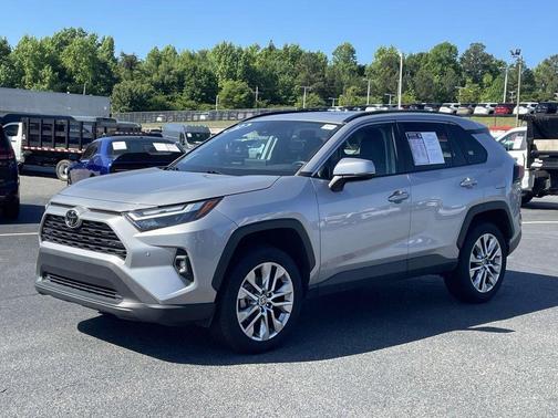 2022 Toyota RAV4 XLE Premium