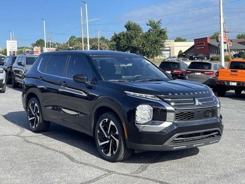 2022 Mitsubishi Outlander ES