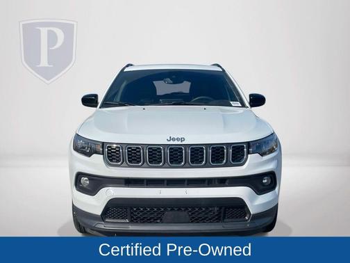 Bright White Clearcoat 2025 Jeep Compass Latitude