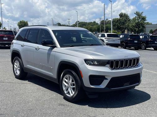 2024 Jeep Grand Cherokee Laredo