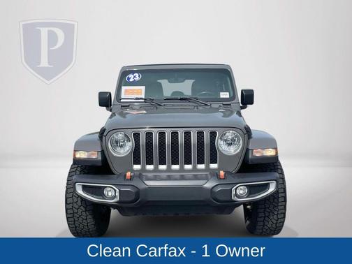 Sting Gray Clearcoat 2023 Jeep Wrangler Sahara