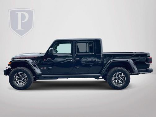 Black Clearcoat 2026 Jeep Gladiator Rubicon