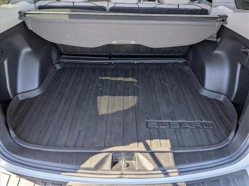 Crystal White Pearl 2017 Subaru Forester 2.5i Premium