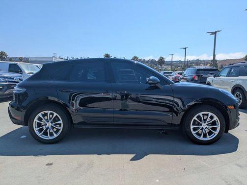 2024 Porsche Macan Base