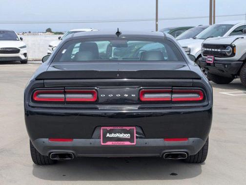 Pitch Black Clearcoat 2016 Dodge Challenger R/T Scat Pack