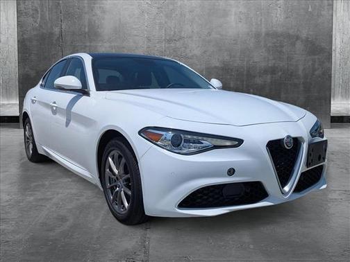 2017 Alfa Romeo Giulia Base