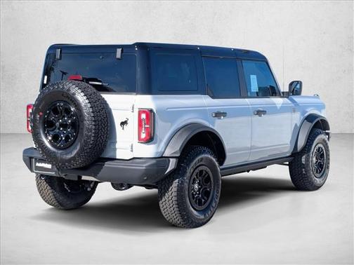 Avalanche Gray 2026 Ford Bronco Badlands