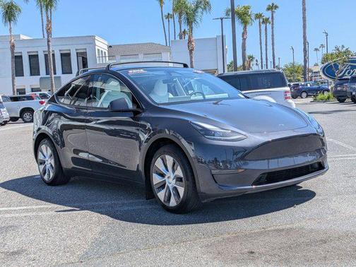 Silver/Gray 2024 Tesla Model Y Long Range Dual Motor All-Wheel Drive