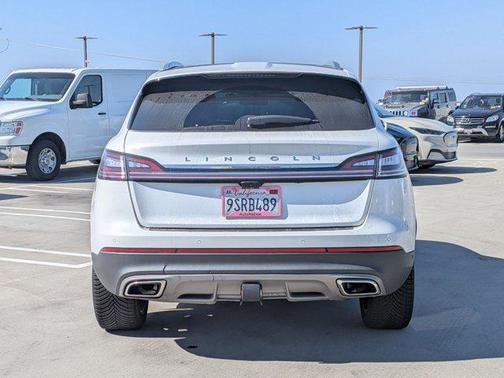 Pristine White Metallic Tri-Coat 2022 Lincoln Nautilus Reserve