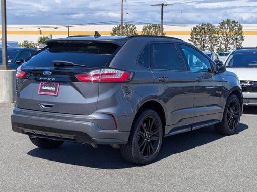 Carbonized Gray Metallic 2022 Ford Edge ST Line