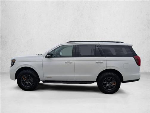 Star White Metallic Tri-Coat 2026 Ford Expedition Tremor