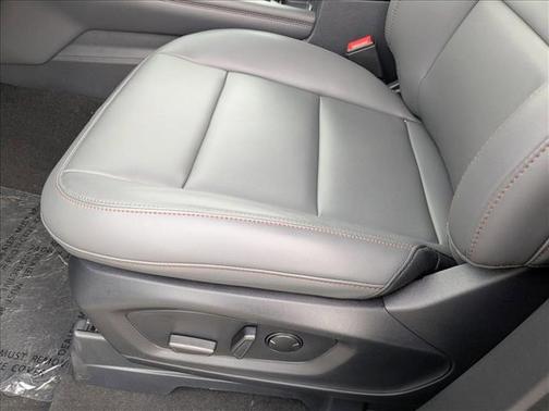 Space White Metallic 2026 Ford Explorer Active
