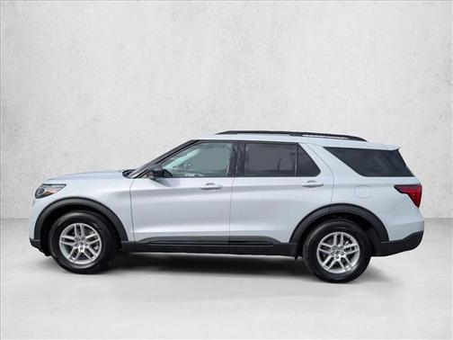 Space White Metallic 2026 Ford Explorer Active