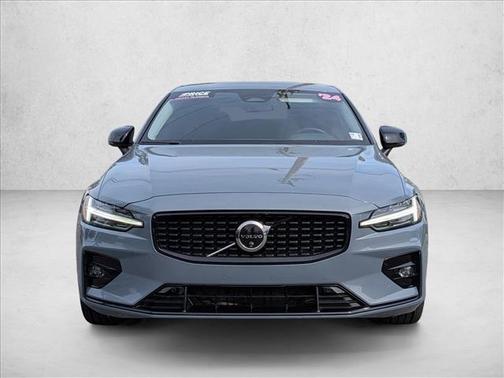 2024 Volvo S60 B5 Plus Dark Theme