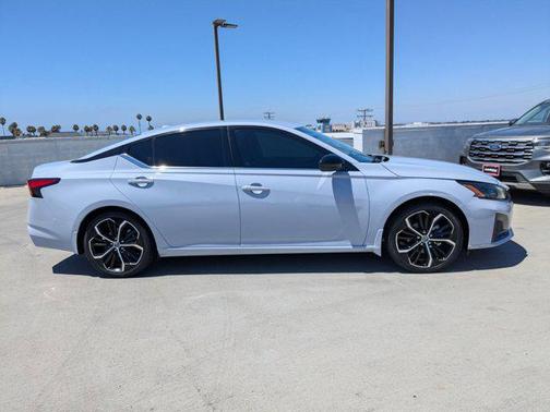 2023 Nissan Altima SR FWD