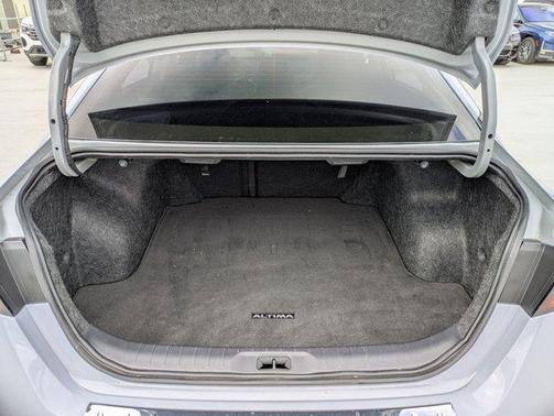 2023 Nissan Altima SR FWD