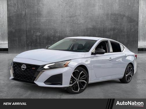 2023 Nissan Altima SR FWD