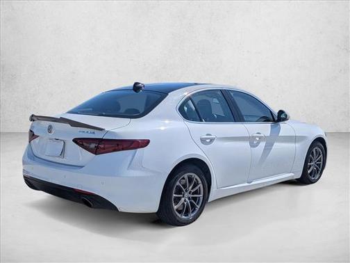 2017 Alfa Romeo Giulia Base