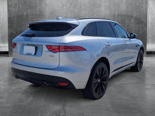 2017 Jaguar F-PACE 35t R-Sport