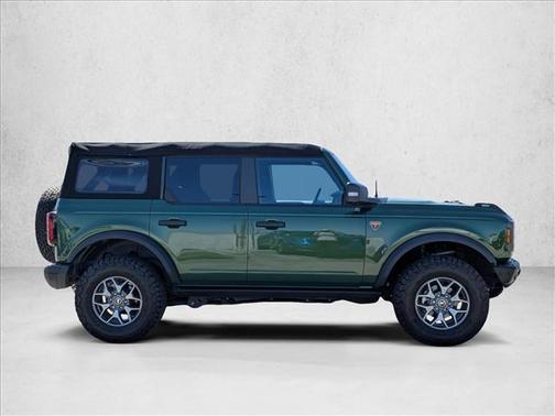 Eruption Green Metallic 2024 Ford Bronco Badlands