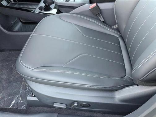 Star White Metallic Tri-Coat 2026 Ford Mustang Mach-E Select