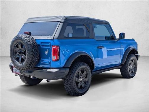 Velocity Blue Metallic 2024 Ford Bronco Black Diamond