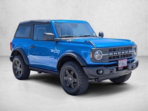 Velocity Blue Metallic 2024 Ford Bronco Black Diamond