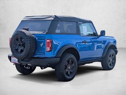 Velocity Blue Metallic 2024 Ford Bronco Black Diamond
