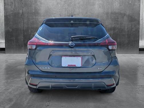 2022 Nissan Kicks SV