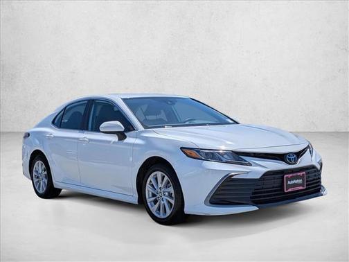 Ice Cap 2024 Toyota Camry LE