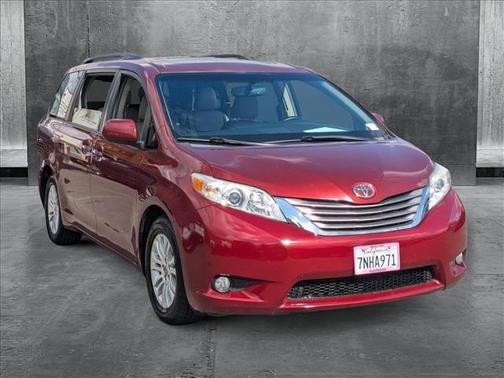 2015 Toyota Sienna XLE