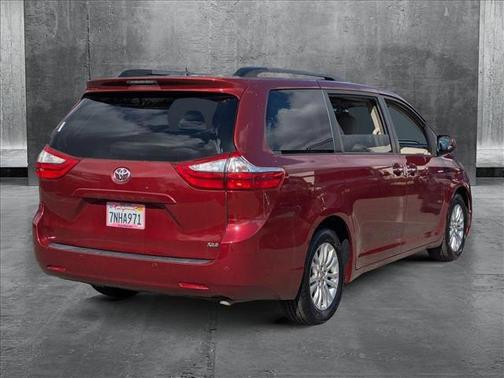 2015 Toyota Sienna XLE