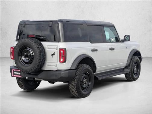 Avalanche Gray 2026 Ford Bronco Outer Banks