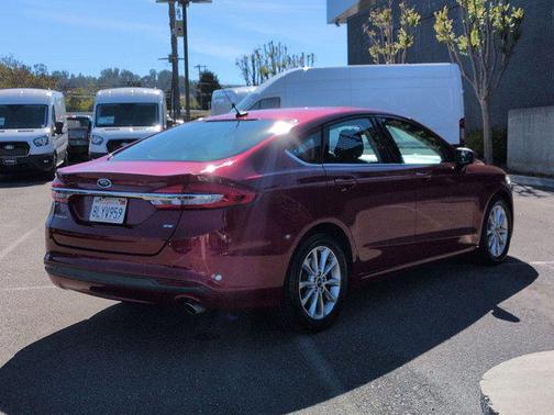 2017 Ford Fusion SE