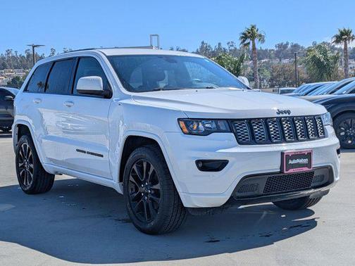 Bright White Clearcoat 2018 Jeep Grand Cherokee Altitude
