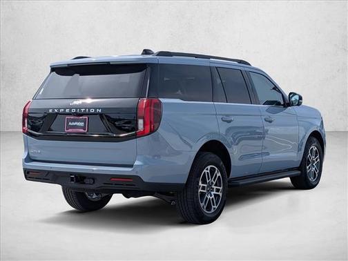 Glacier Gray Metallic Tri-Coat 2026 Ford Expedition Active