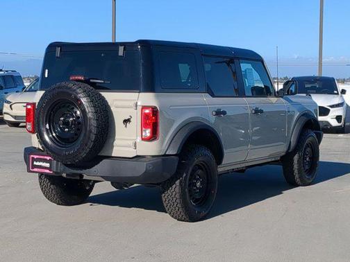 Desert Sand 2026 Ford Bronco Big Bend