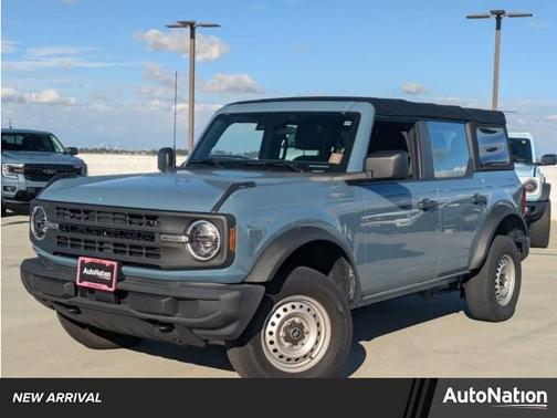 2022 Ford Bronco Base