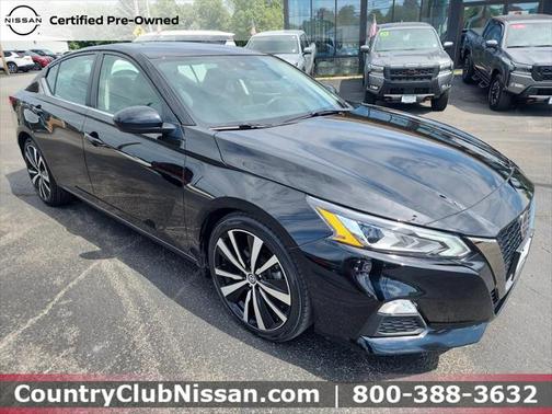 2022 Nissan Altima SR FWD