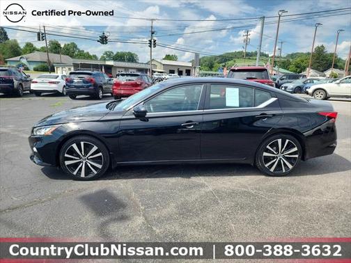 2022 Nissan Altima SR FWD