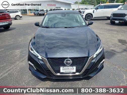 2022 Nissan Altima SR FWD