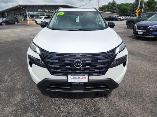 Everest White Pearl Tricoat 2026 Nissan Rogue Dark Armor