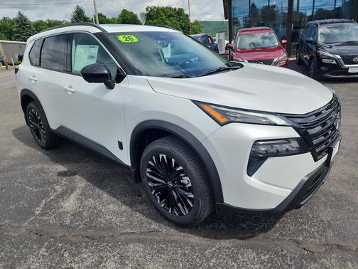 Everest White Pearl Tricoat 2026 Nissan Rogue Dark Armor