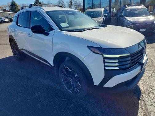 2026 Nissan Kicks SR