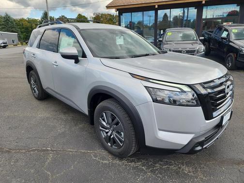 2025 Nissan Pathfinder SV 4WD