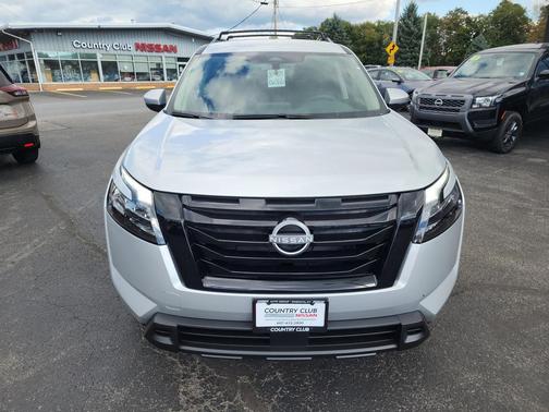 2025 Nissan Pathfinder SV 4WD