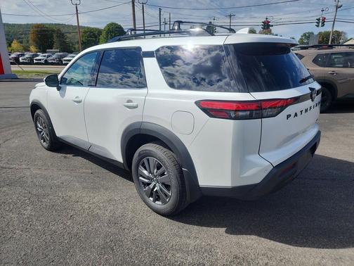 2025 Nissan Pathfinder SV 4WD