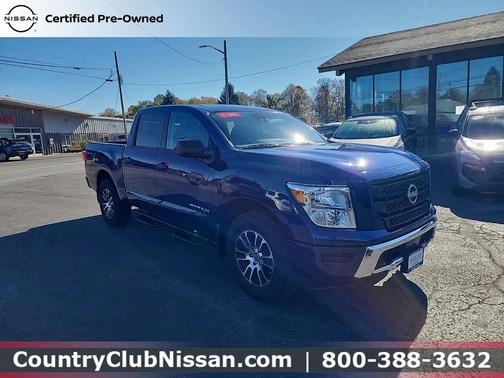 2024 Nissan Titan SV