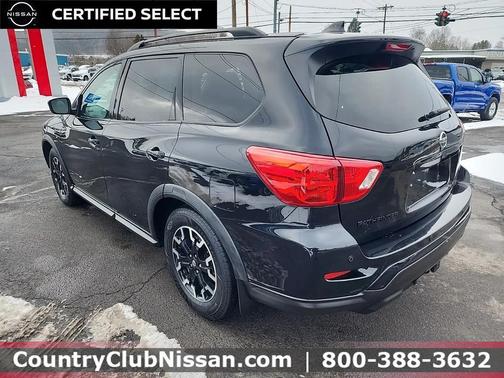 2019 Nissan Pathfinder SV